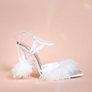 She is Cheval Bidditdy Boppidty Feathered Heel | Size 7.5 NWT